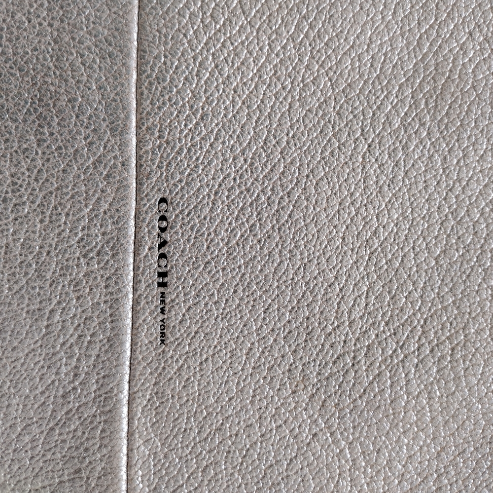 Coach shoulder bag. - Picture 3 of 14